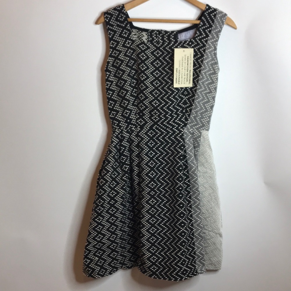 🫶Handwoven Reversible Ikat Tilly Dress - Picture 8 of 8